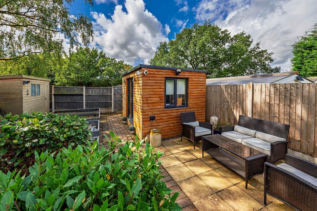 Good sized rear garden