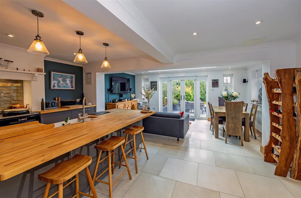 Superb open plan dining/kitchen/family room