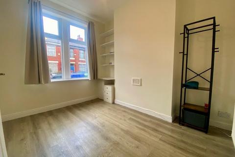 2 bedroom terraced house for sale, Thornton Road, Fallowfield