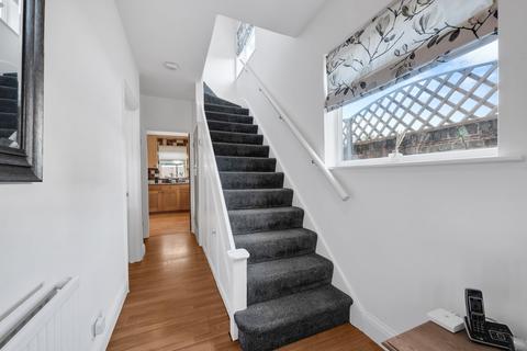 Lenvale Red Hill, Chislehurst, BR7 6DA