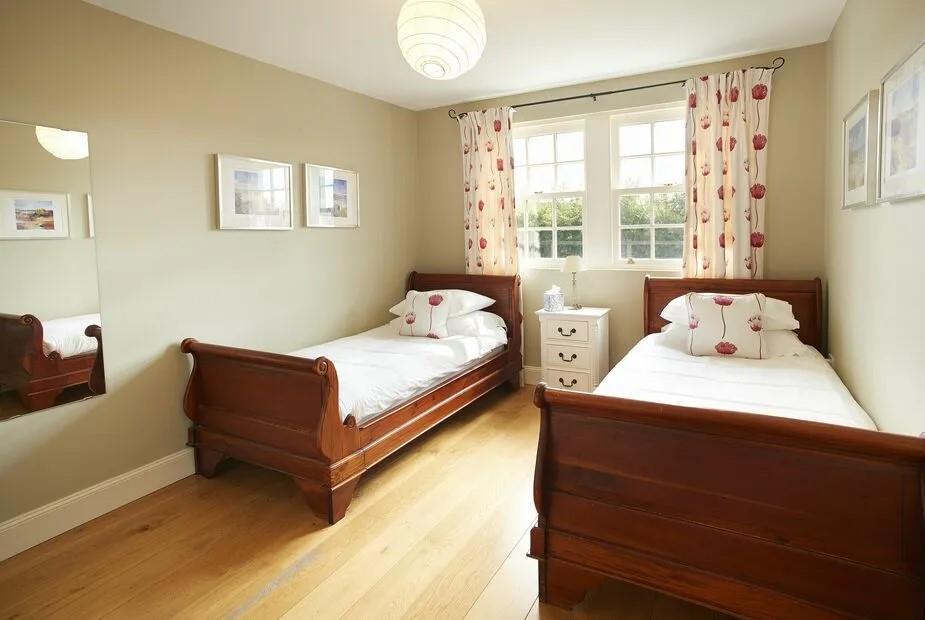 Bed 3.jpg