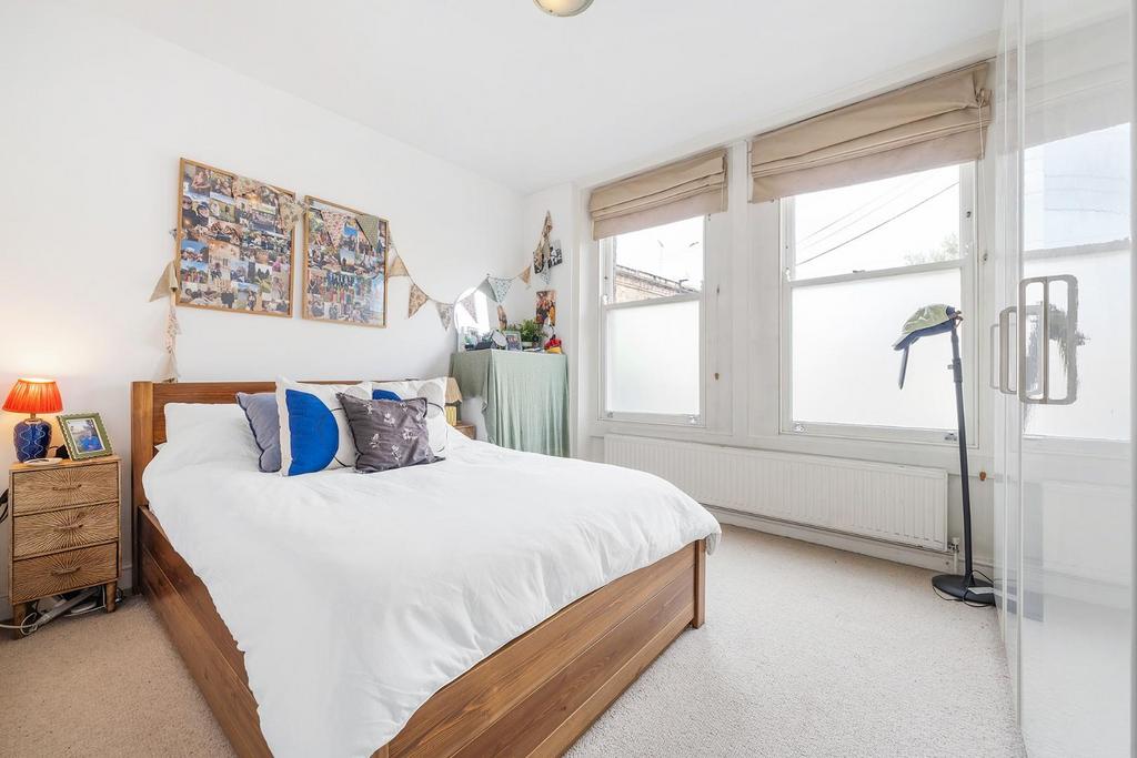 Bedroom 1.JPG