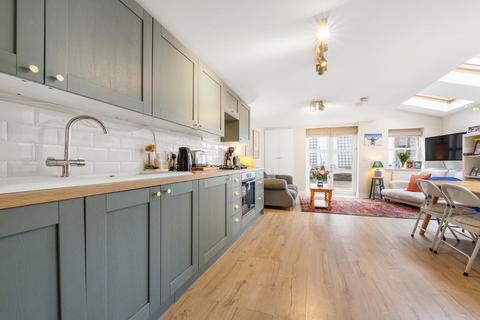 2 bedroom flat for sale, Tunstall Road, London SW9