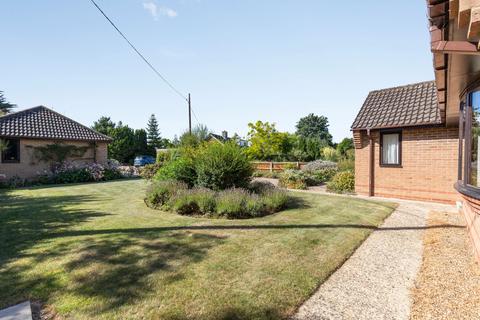 4 bedroom detached bungalow for sale, Wicklewood