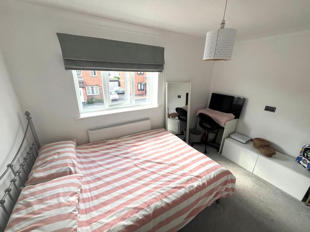 Bedroom One.jpg