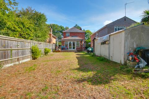 3 bedroom detached house for sale, GUIDE PRICE £375,000-£400,000 WEST END! OFF ROAD PARKING FOR UP TO FOUR CARS! STUNNING ENTRANCE HALLWAY!