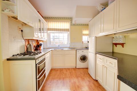 3 bedroom detached house for sale, GUIDE PRICE £375,000-£400,000 WEST END! OFF ROAD PARKING FOR UP TO FOUR CARS! STUNNING ENTRANCE HALLWAY!