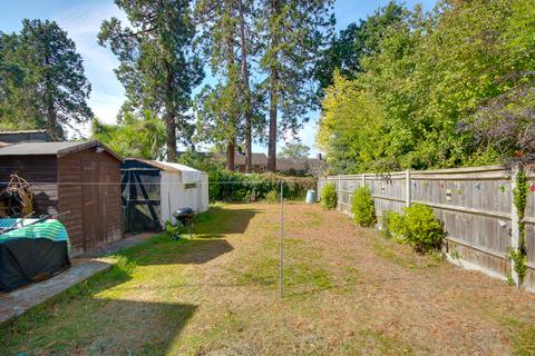 undefined, GUIDE PRICE £375,000-£400,000 WEST END! OFF ROAD PARKING FOR UP TO FOUR CARS! STUNNING ENTRANCE HALLWAY!