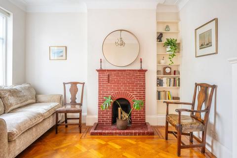 5 Tracey Avenue, London, NW2 4AT