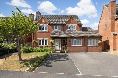 81 Lacock Gardens, Hilperton, Trowbridge, BA14 7TG