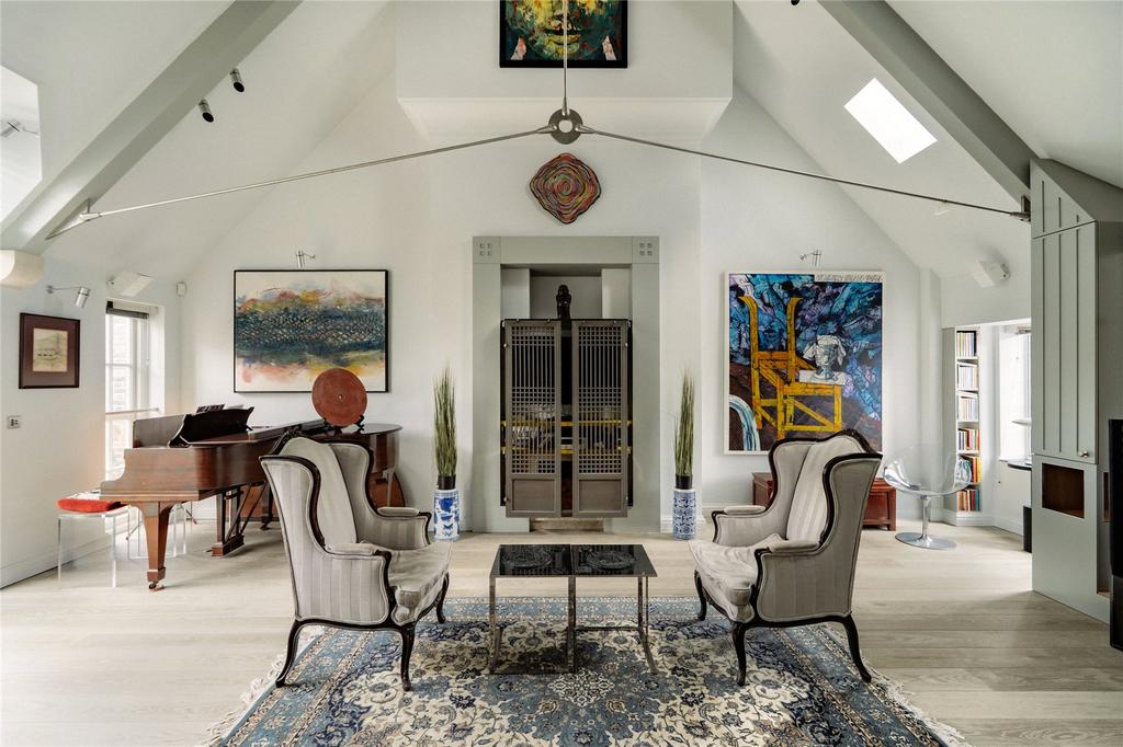 Top floor Studio
