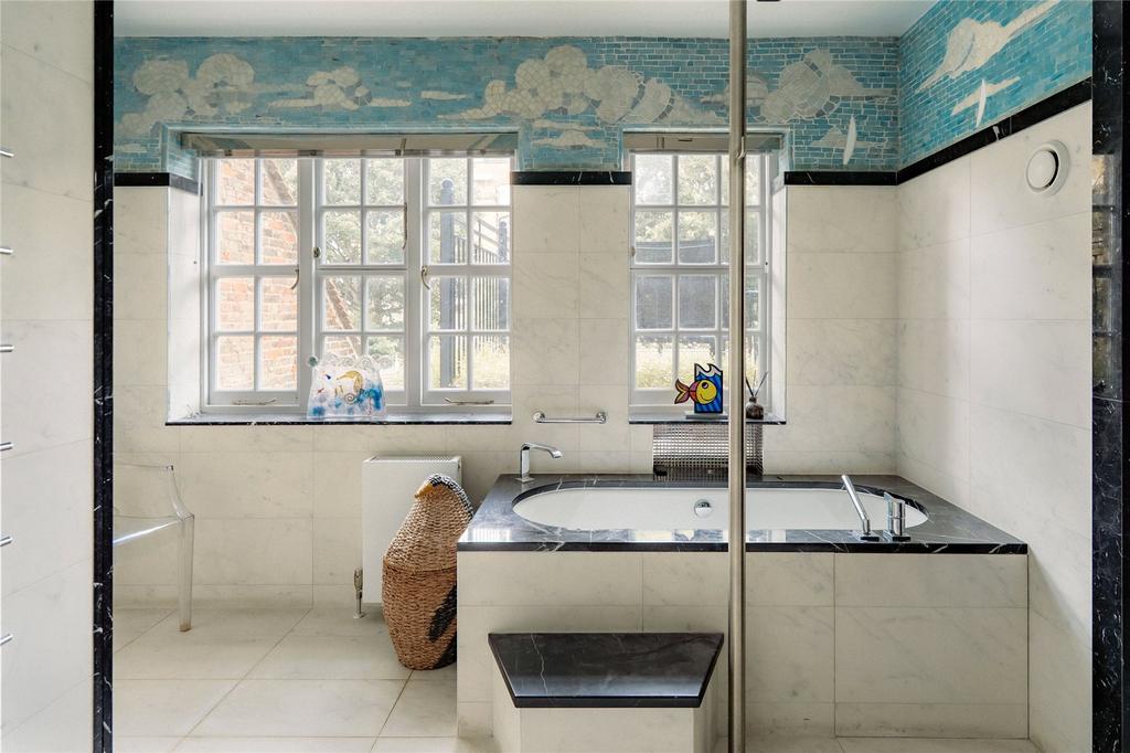 Principal Bathroom