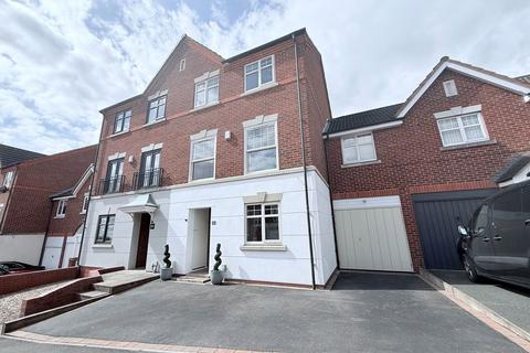 Manderston Close, Dudley DY1