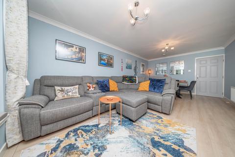 3 bedroom flat for sale, 6/8 Powderhall Rigg, Canonmills, Edinburgh, EH7
