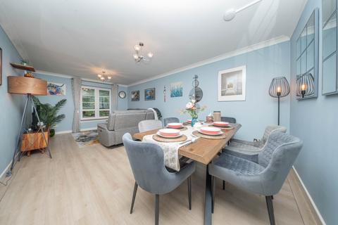 3 bedroom flat for sale, 6/8 Powderhall Rigg, Canonmills, Edinburgh, EH7