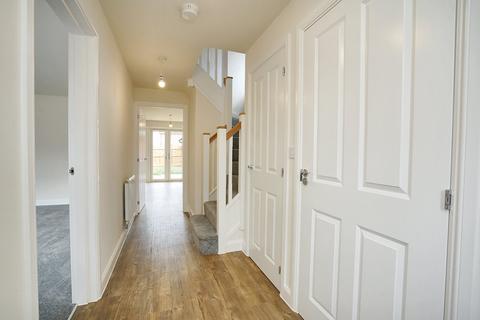 4 bedroom detached house to rent, Campbell Drive, Upper Lighthorne, Leamington Spa, Warwickshire, CV33