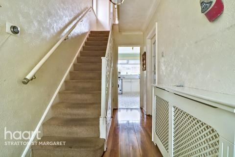 3 bedroom semi-detached house for sale, Tudor Crescent, Stratton St Margaret
