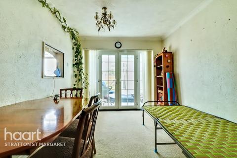 3 bedroom semi-detached house for sale, Tudor Crescent, Stratton St Margaret