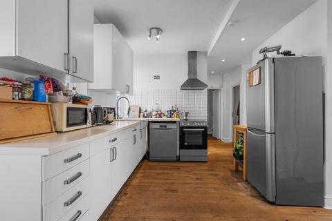4 bedroom flat for sale, Clarendon Road, London, W11