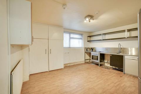 8 bedroom townhouse for sale, St. Marys Square, Newmarket, Suffolk, CB8 0HZ