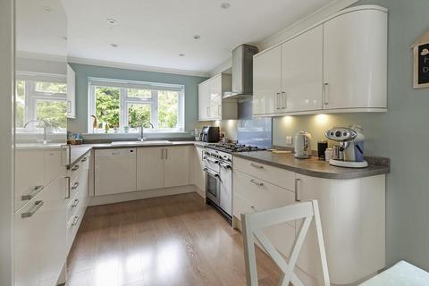 4 bedroom detached house for sale, Roseleigh Avenue, Allington ME16