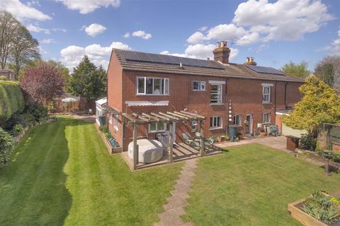 4 bedroom semi-detached house for sale, Norman Road, West Malling ME19