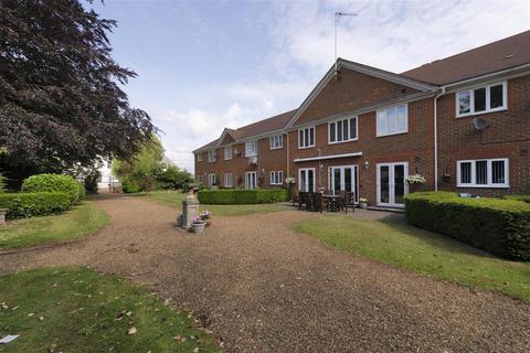2 bedroom apartment for sale, Nevill Court, West Malling ME19