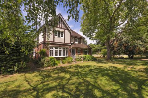 4 bedroom detached house for sale, Broadwater Road, West Malling ME19