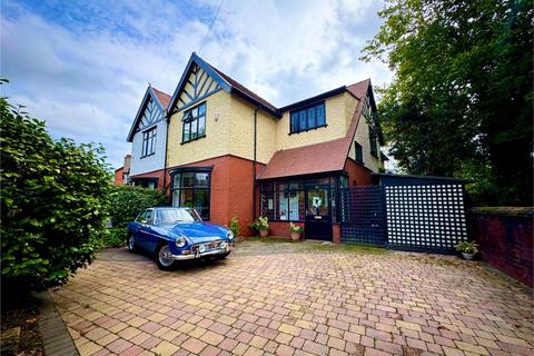 4 bedroom semi-detached house for sale, Hard Lane, St Helens