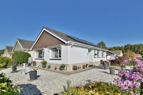 2 bedroom detached bungalow for sale, Leeson Drive, Ferndown, BH22