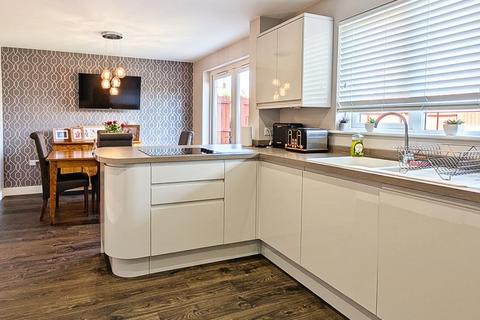 4 bedroom detached house for sale, Fairway Drive, Carlton, Nottingham
