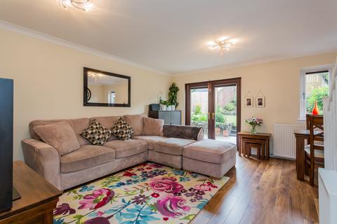 19 Linister Crescent, Howwood, Johnstone, PA9 1DS