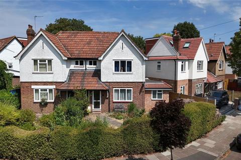 Thompson Avenue, Kew, Surrey, TW9