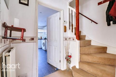 8 Nelson Road, Basildon, SS14 1QQ