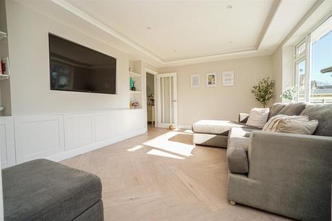 19 Manor Close, Icklesham, Winchelsea, TN36 4BT