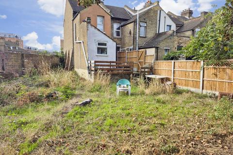 2 bedroom end of terrace house for sale, Gordon Road, Dartford DA1