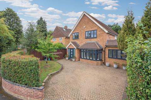 4 bedroom detached house for sale, Meadow Lane, Beaconsfield, HP9