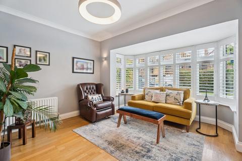 4 bedroom detached house for sale, Meadow Lane, Beaconsfield, HP9