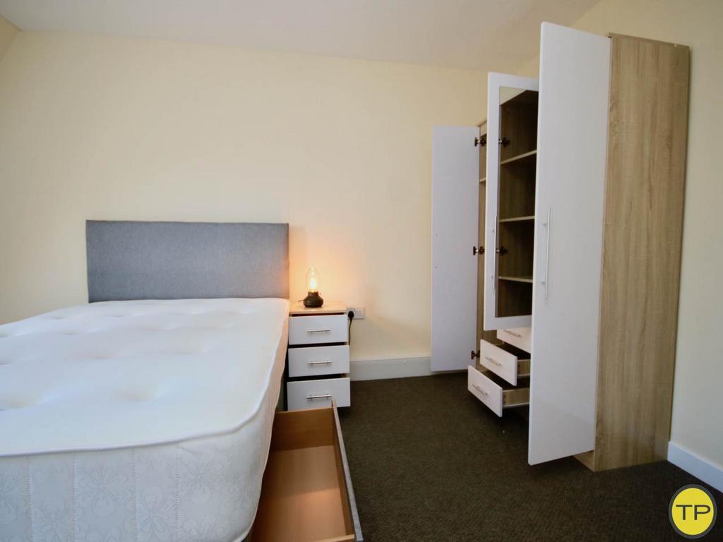 Bedroom 6 storage