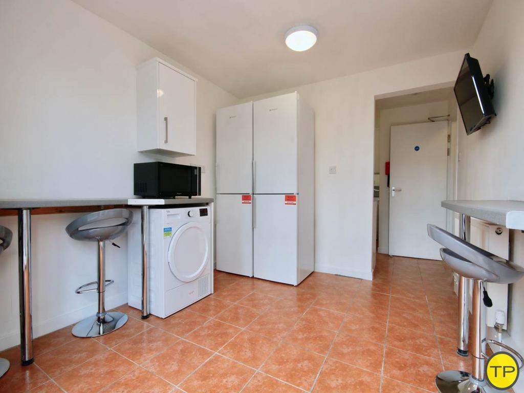 Dining area 1