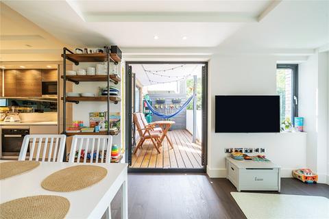 2 bedroom apartment for sale, Connaught Gardens, London, N10