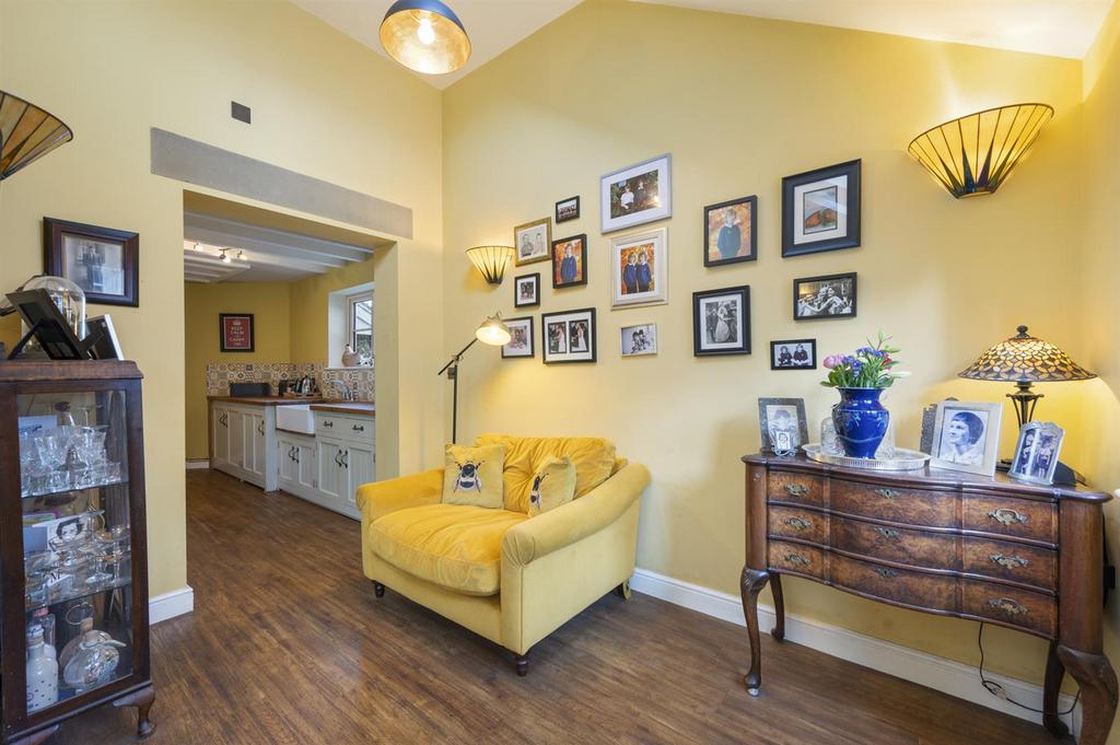 Dining area - seating.jpg