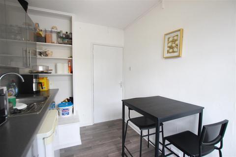 undefined, Mead Plat, Stonebridge NW10
