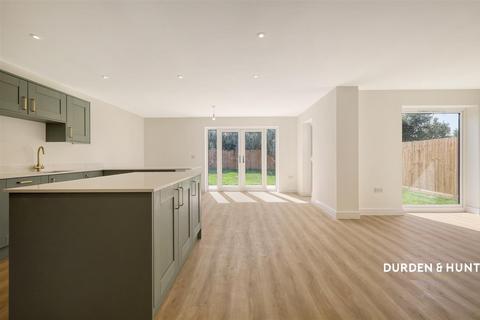 4 bedroom detached house for sale, Paddocks Lane, Colchester CO12