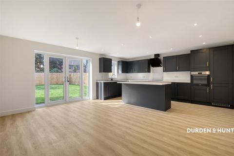 4 bedroom link detached house for sale, Paddocks Lane, Colchester CO12