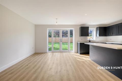 4 bedroom link detached house for sale, Paddocks Lane, Colchester CO12