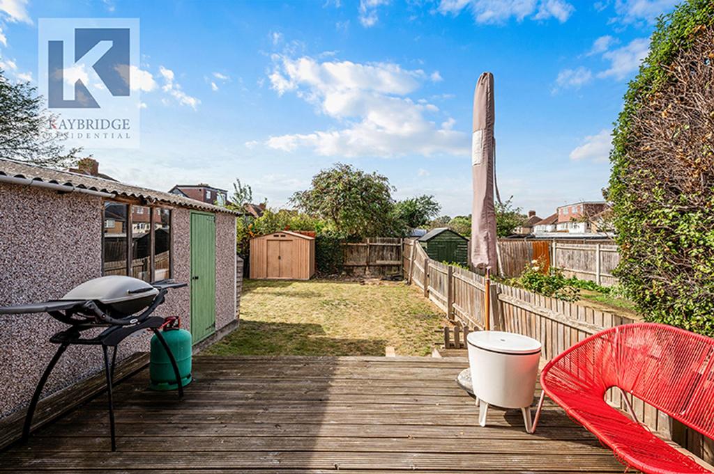 Lakehurst Road, Epsom - KT19 0 EQ
