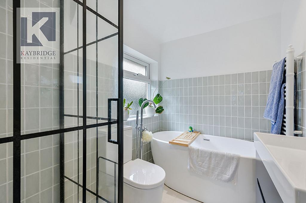Lakehurst Road, Epsom - KT19 0 EQ