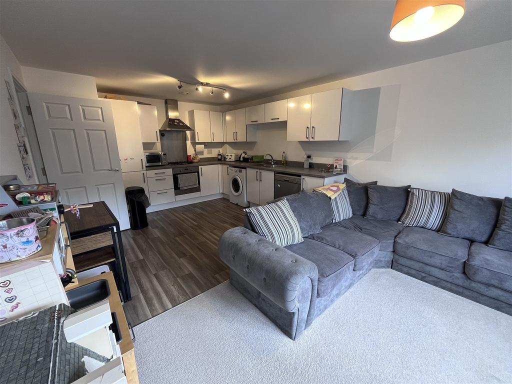 Lounge/ Kitchen Area