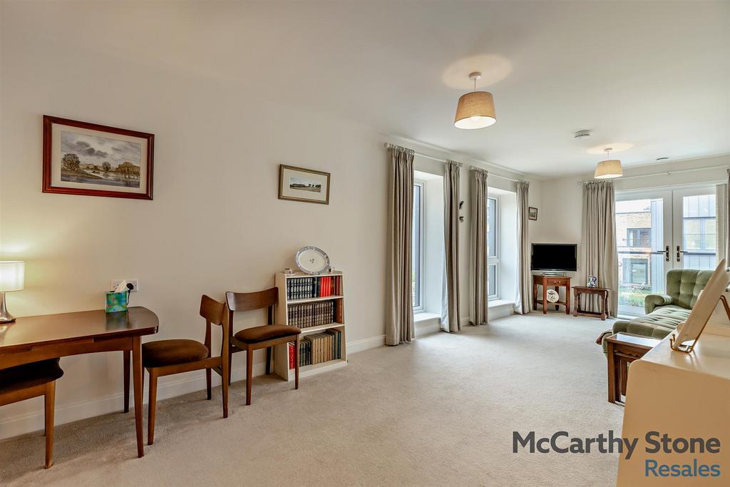8661671-interior03-800.jpg